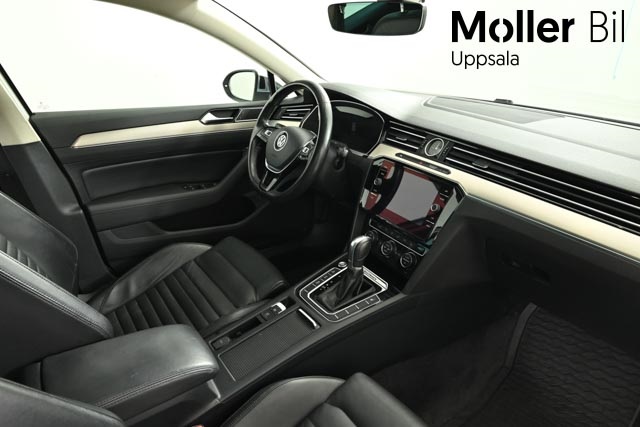 Volkswagen Passat YPL940