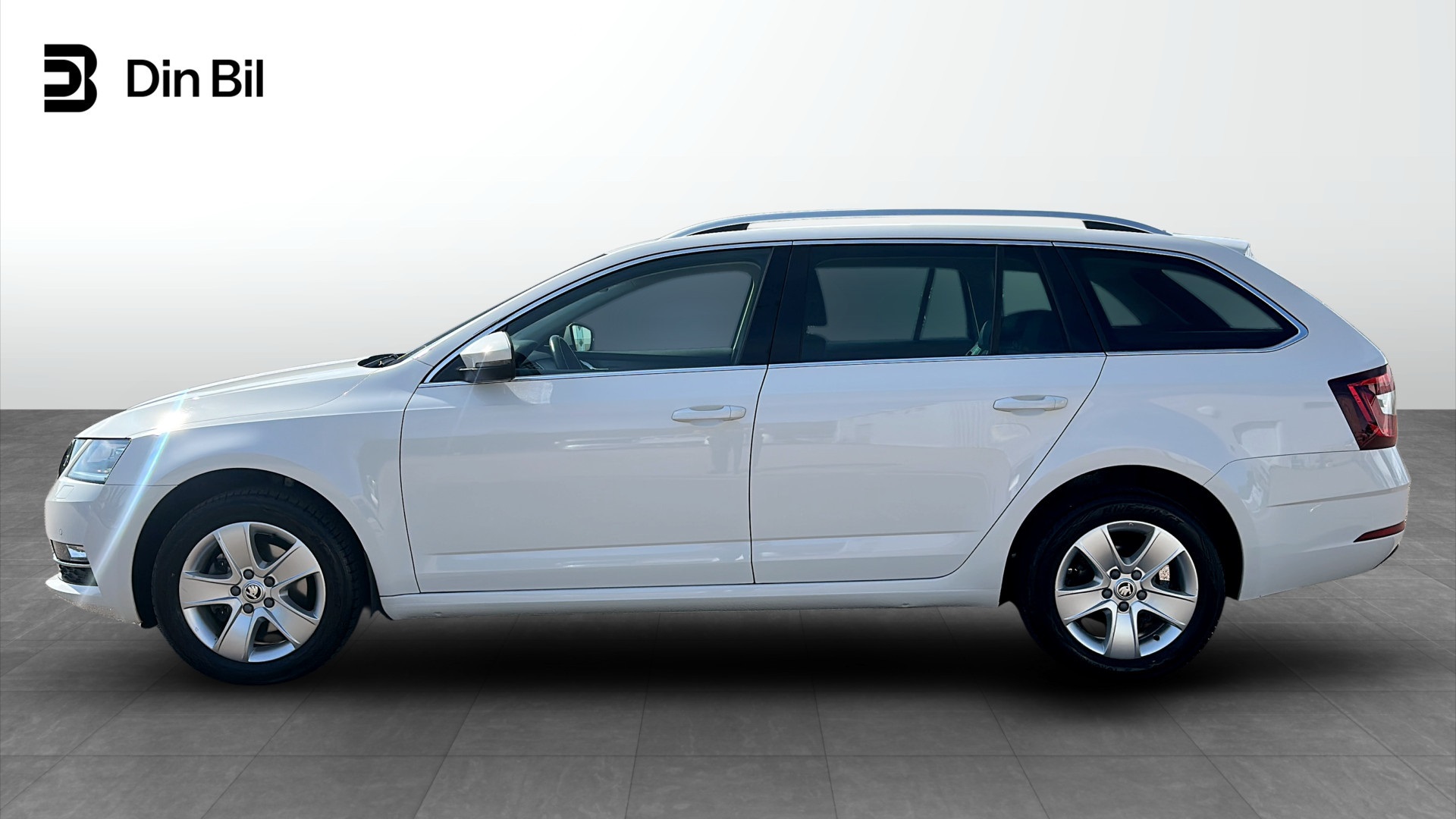 Skoda Octavia Combi YPZ418
