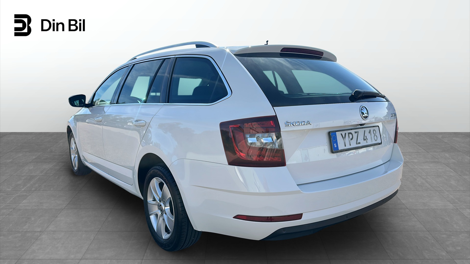 Skoda Octavia Combi YPZ418