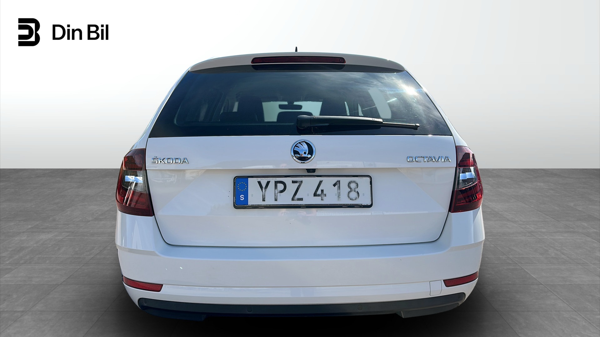 Skoda Octavia Combi YPZ418