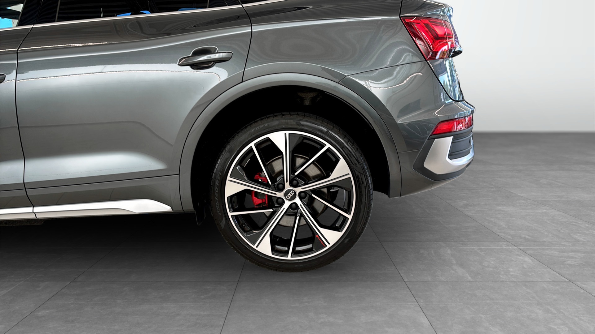 Audi Q5 Sportback YRA52E