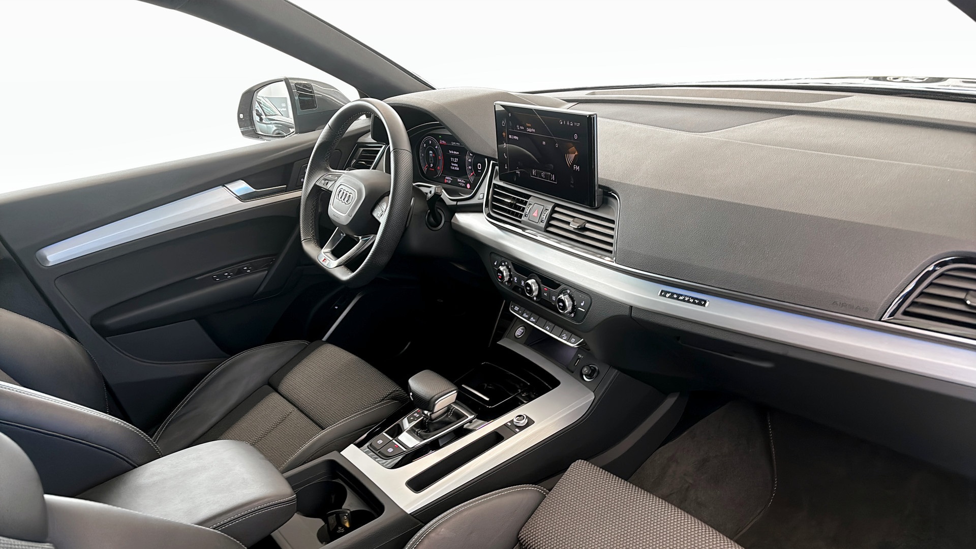 Audi Q5 Sportback YRA52E