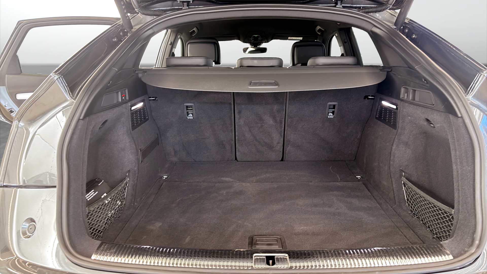 Audi Q5 Sportback YRA52E