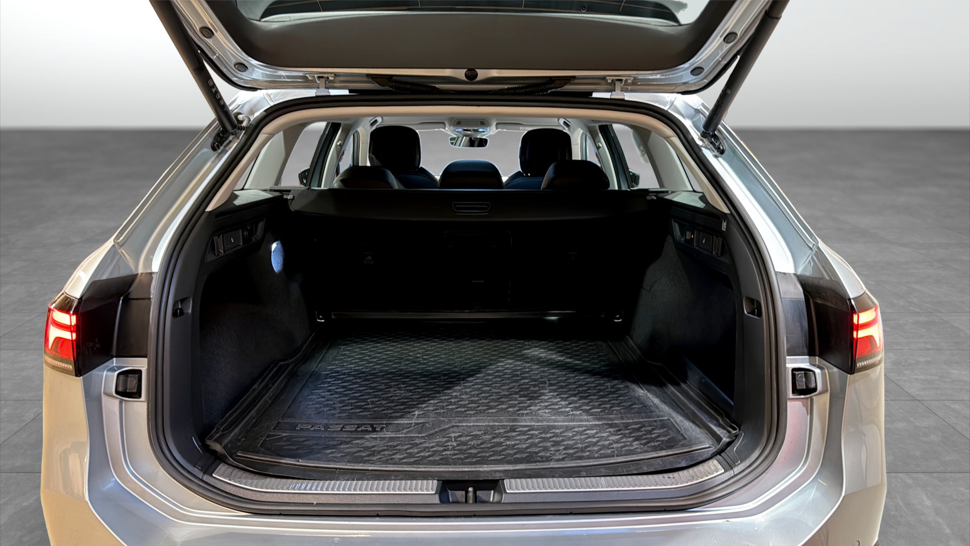 Volkswagen Passat YRA82W