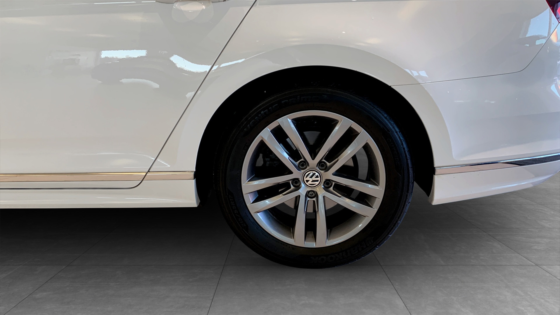 Volkswagen Passat Sportscombi YRB643