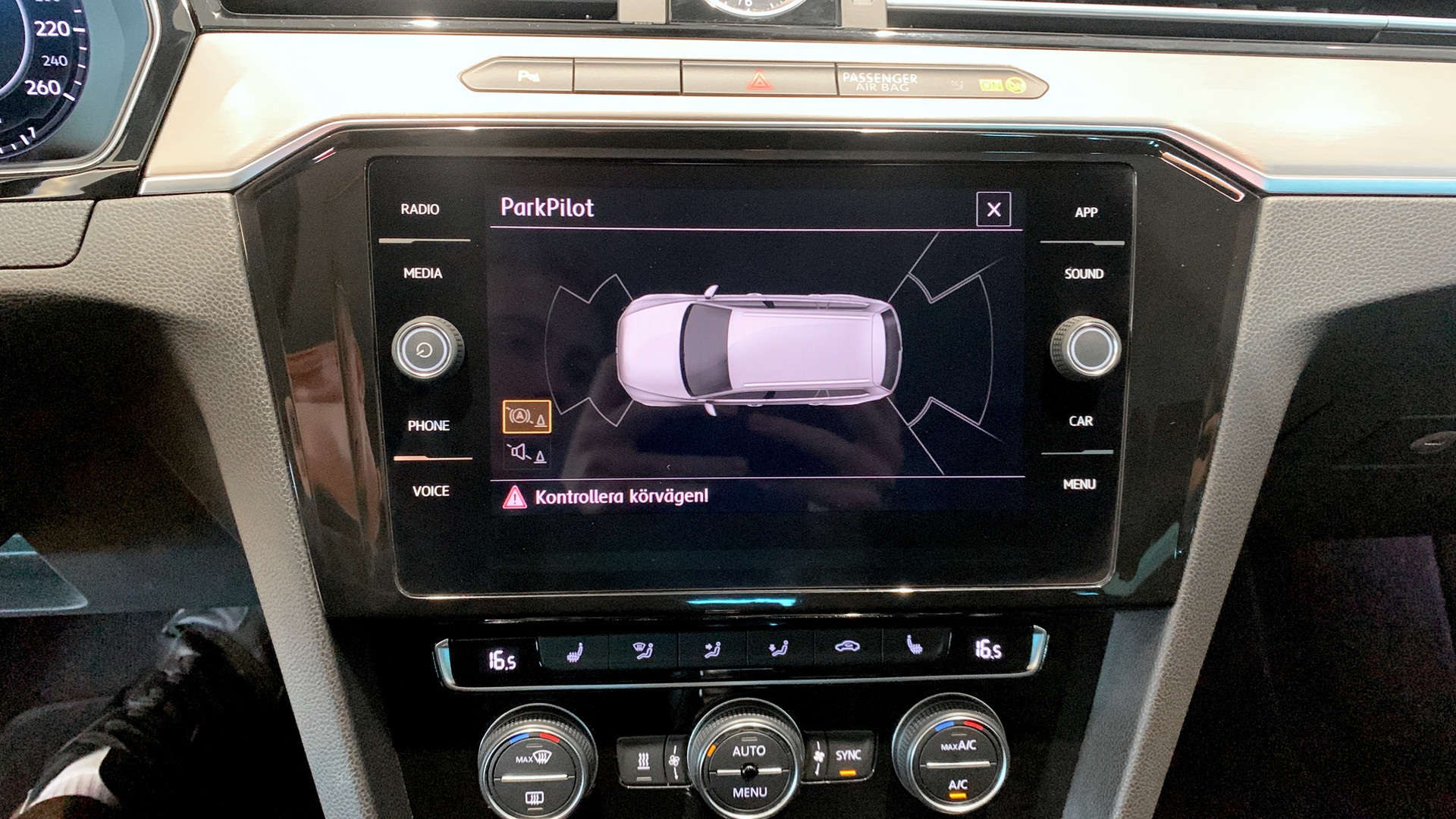 Volkswagen Passat Sportscombi YRB643