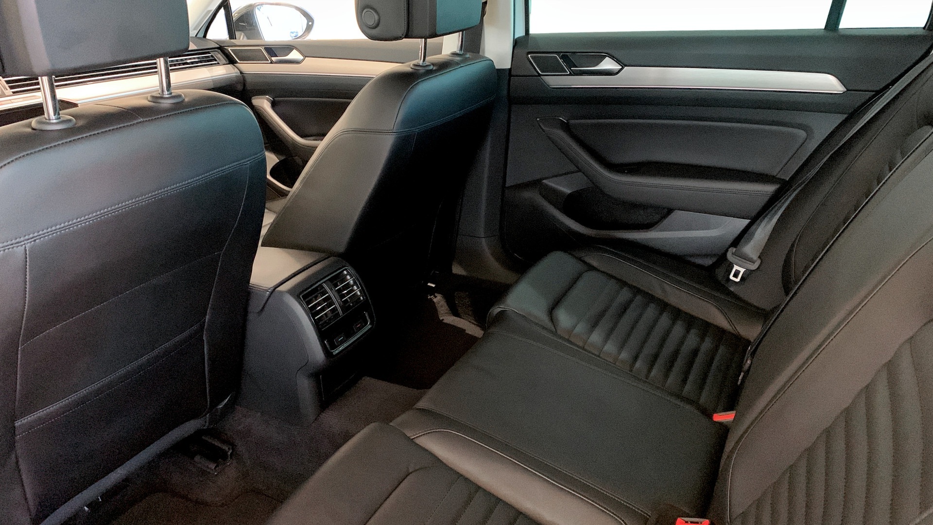 Volkswagen Passat Sportscombi YRB643