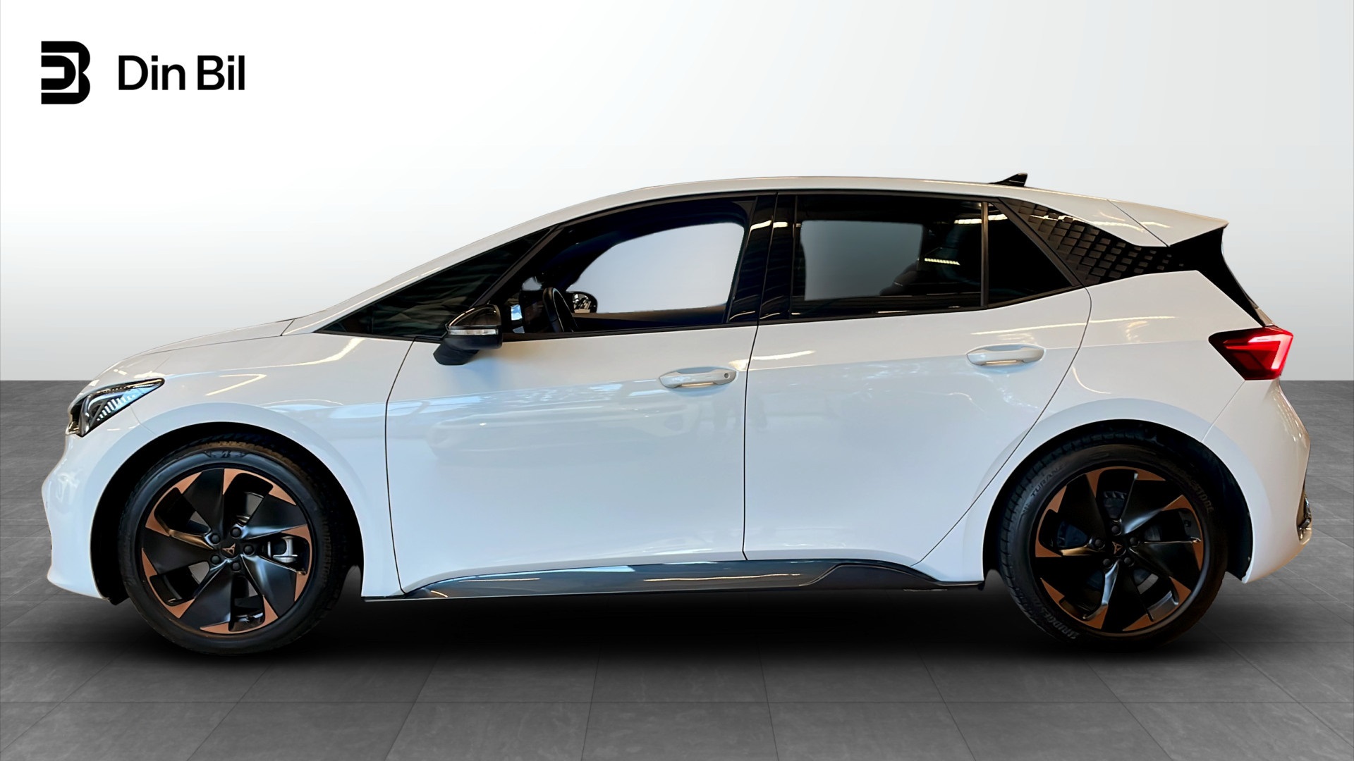CUPRA Born YRG70U
