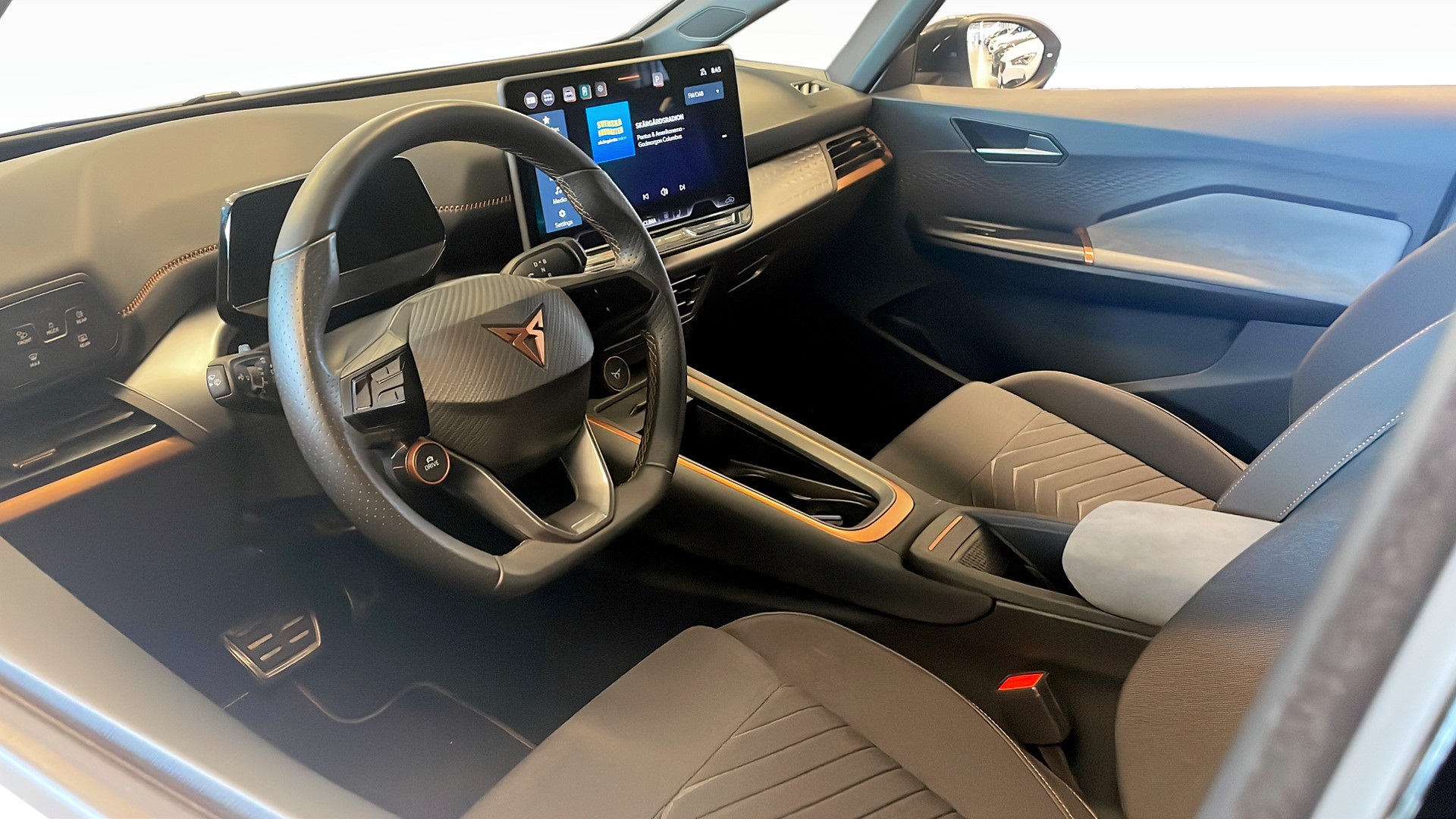 CUPRA Born YRG70U