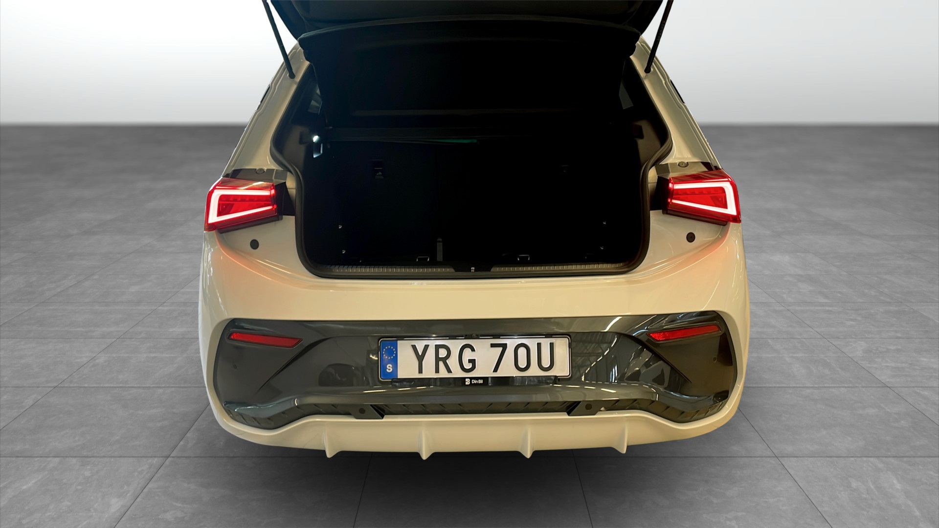 CUPRA Born YRG70U