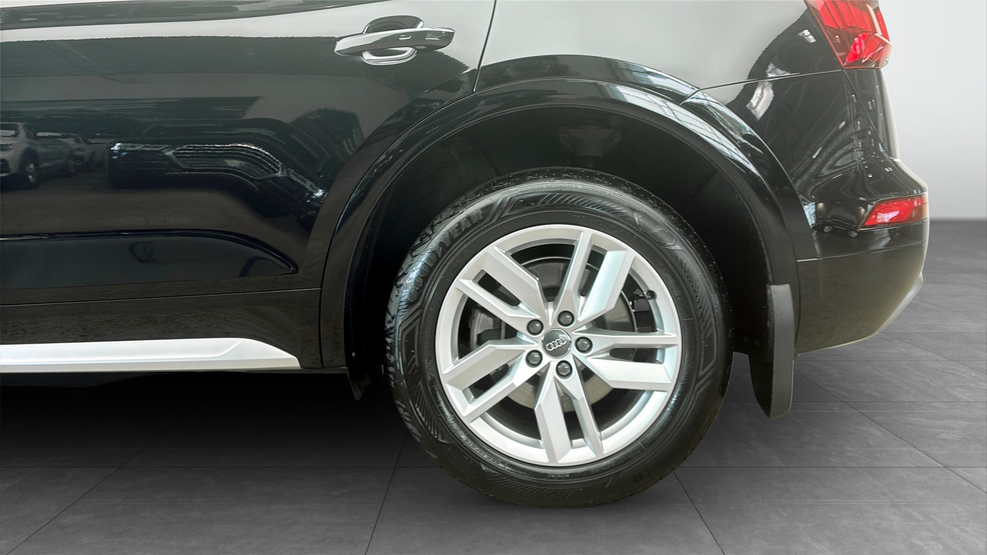 Audi Q5 YRL576