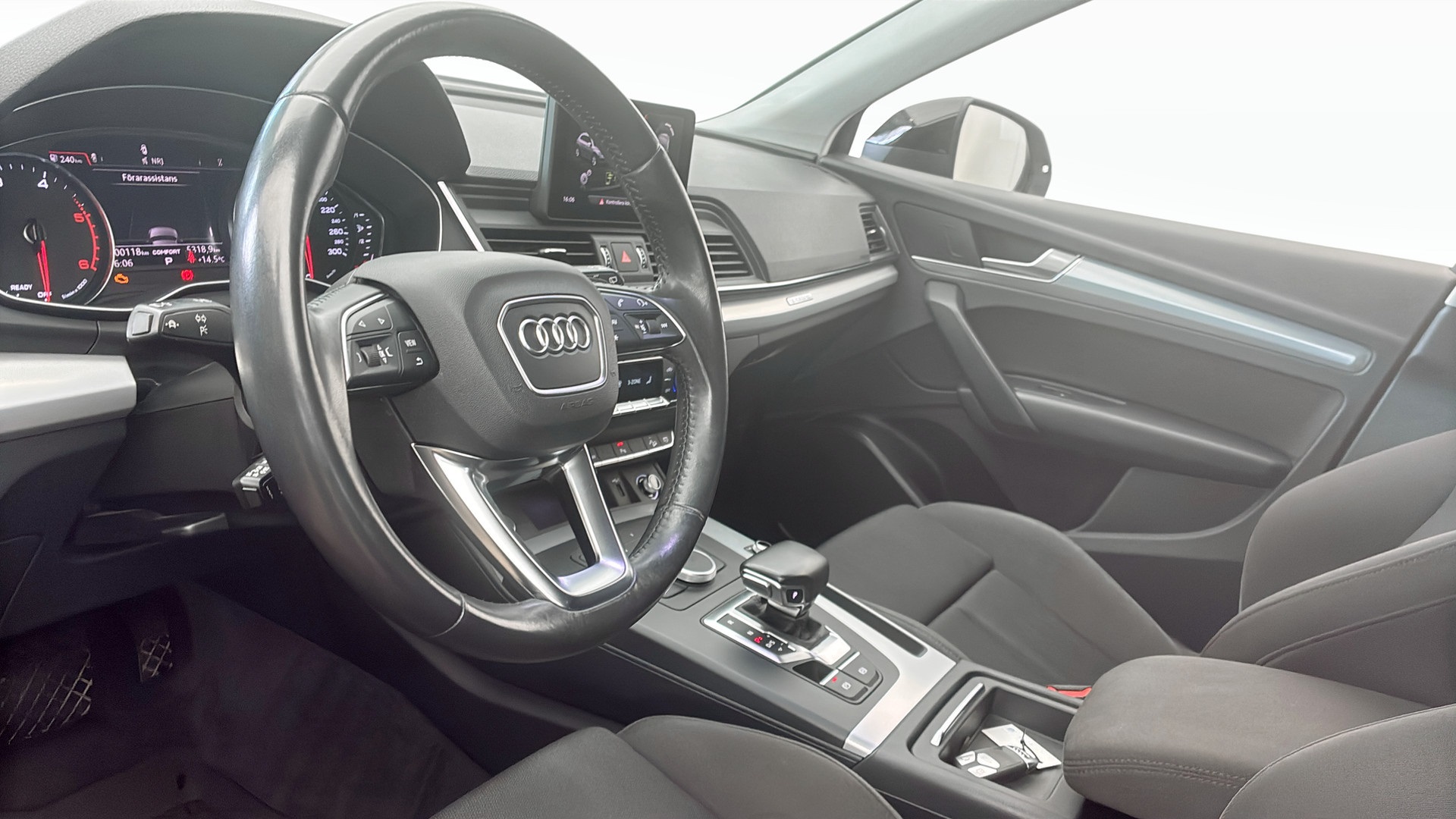 Audi Q5 YRL576