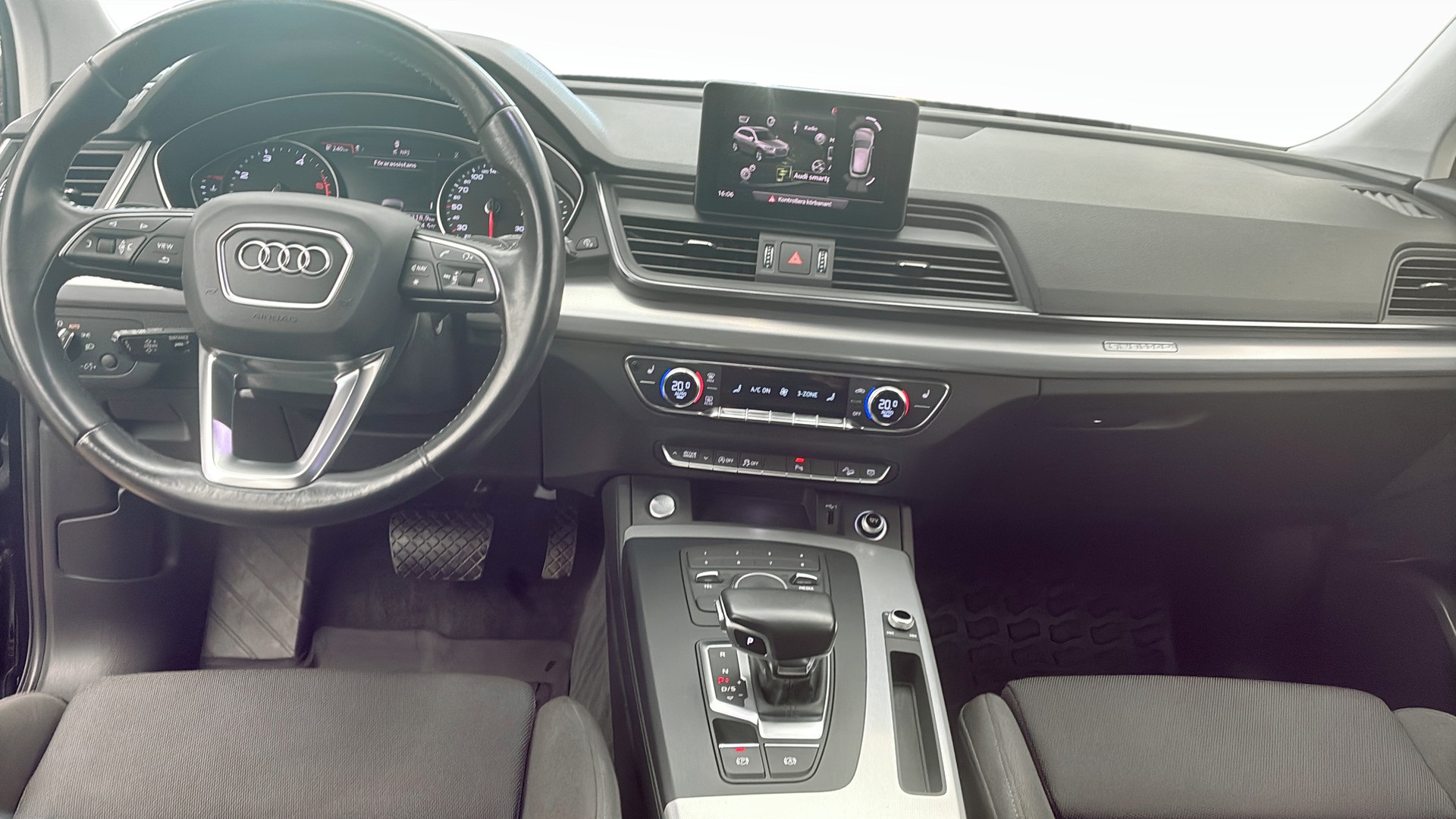 Audi Q5 YRL576