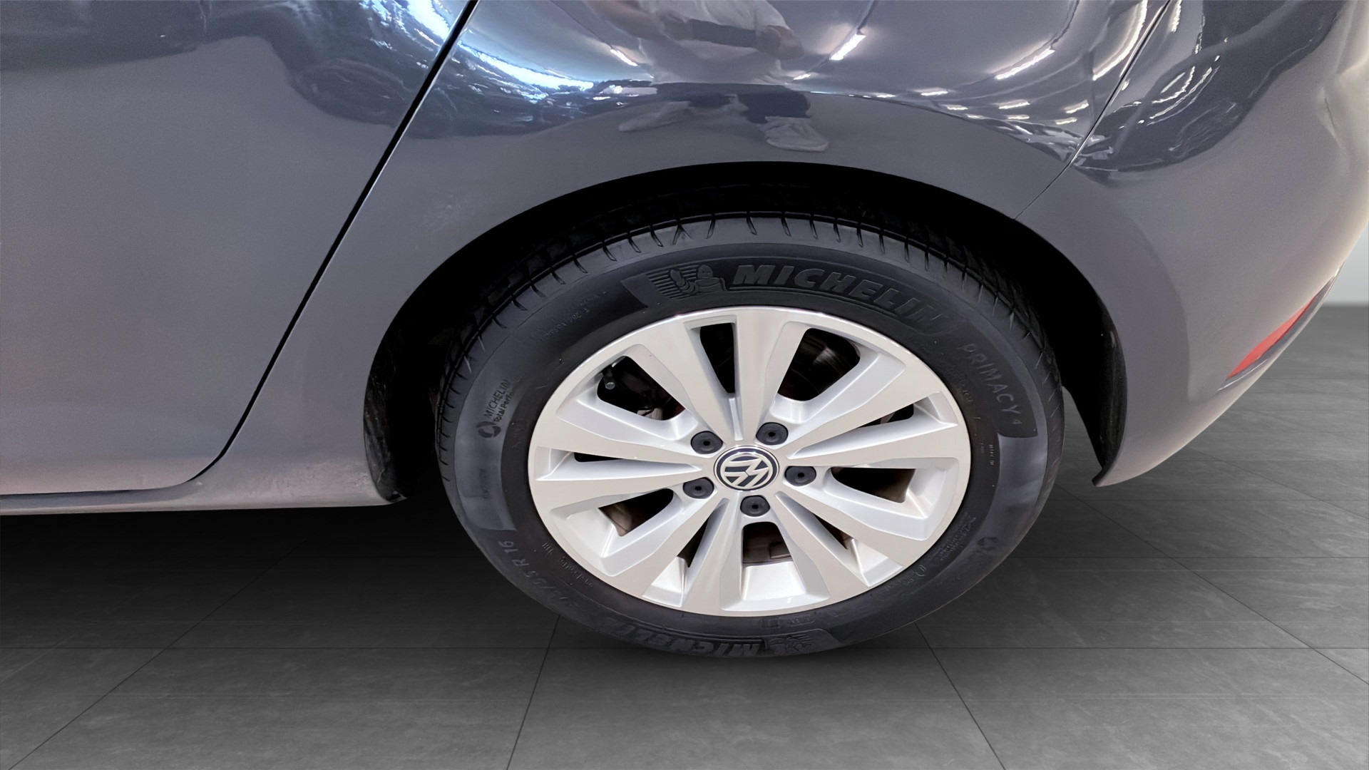Volkswagen Golf YRL806