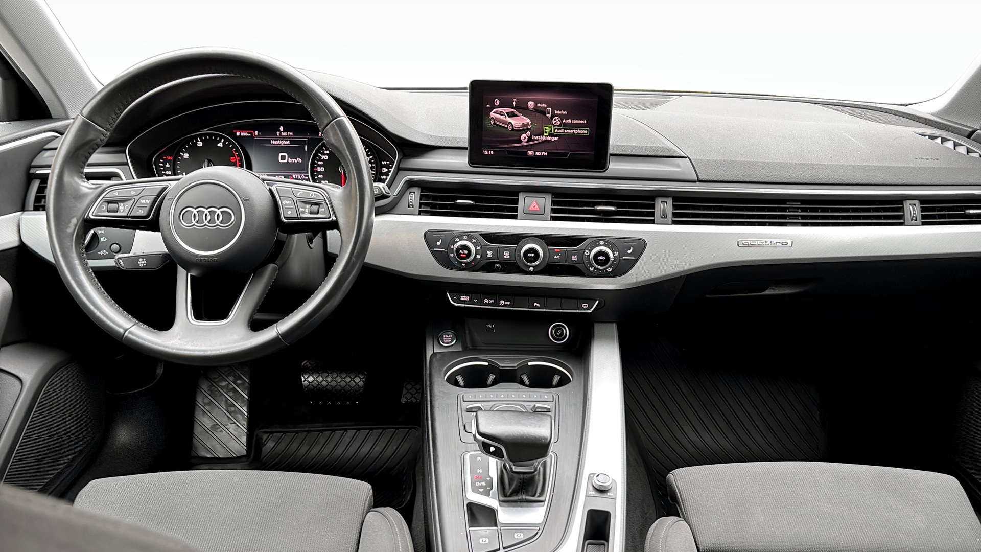 Audi A4 Avant YRN343