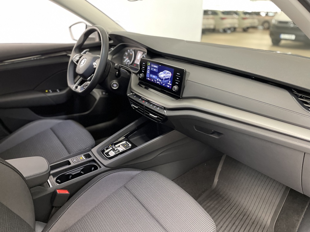 Skoda Octavia Combi YRN69K