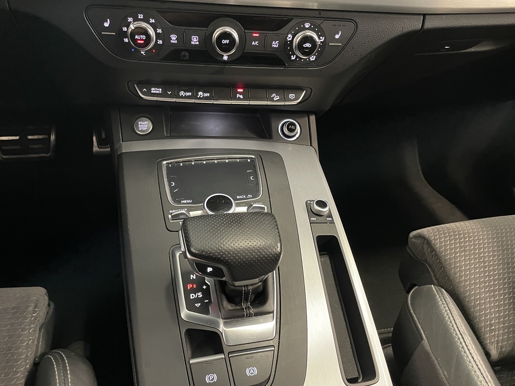 Audi Q5 YRX923