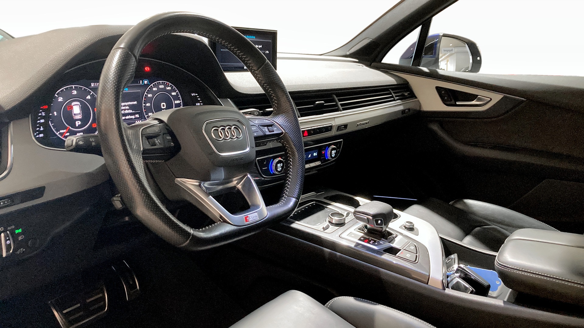 Audi Q7 YSC853
