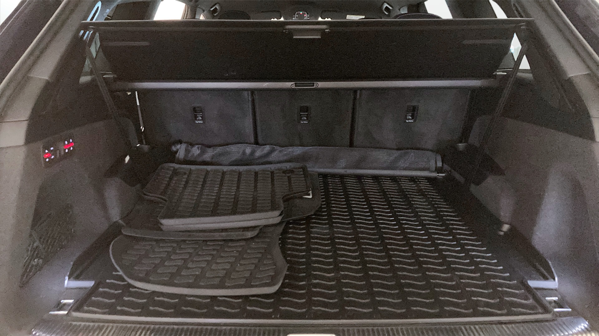 Audi Q7 YSC853