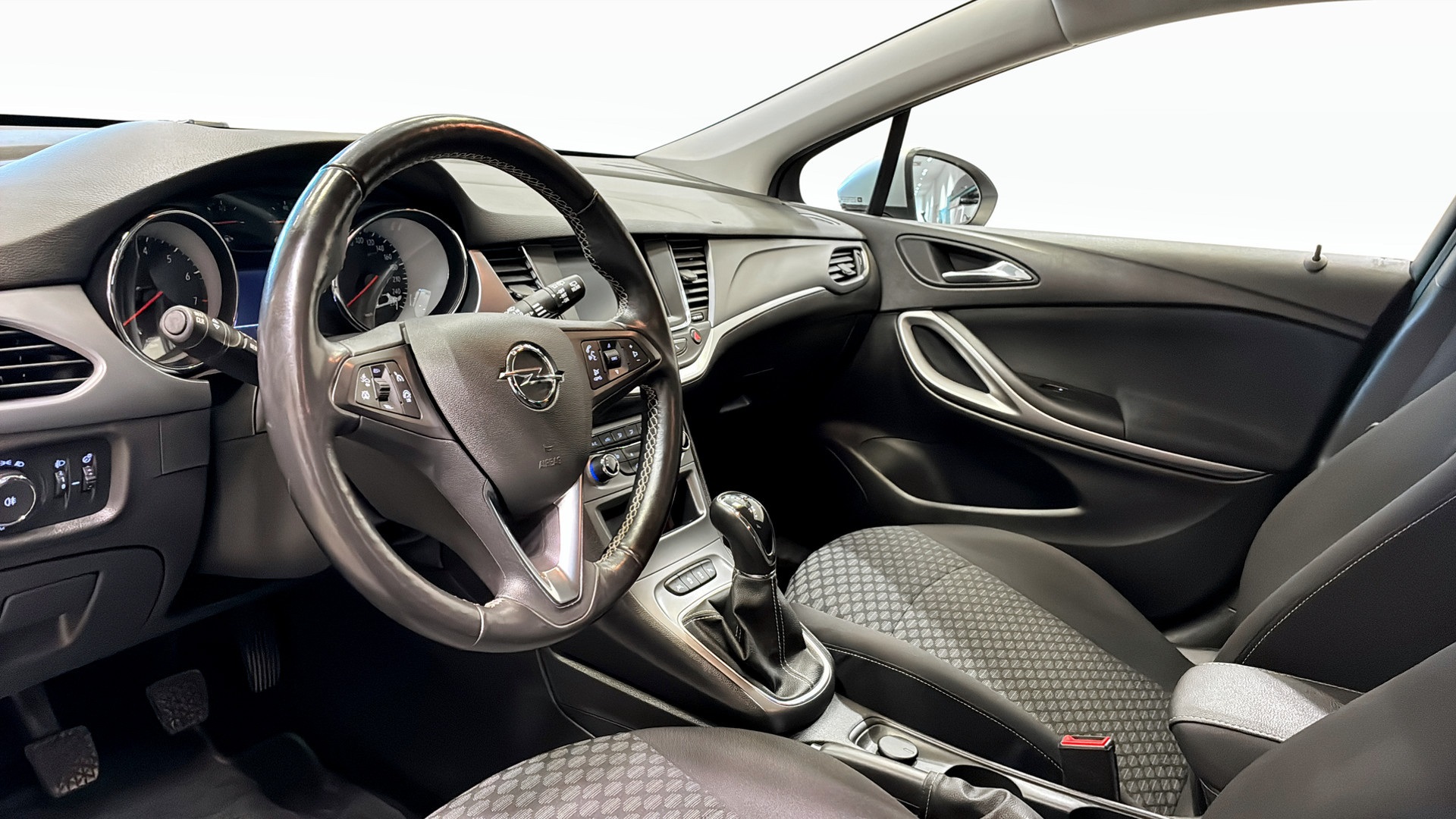 Opel Astra YSK823