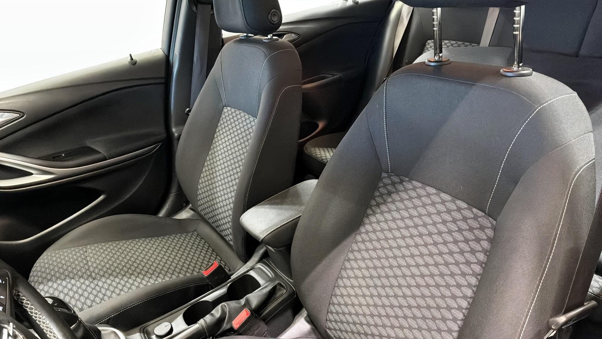 Opel Astra YSK823