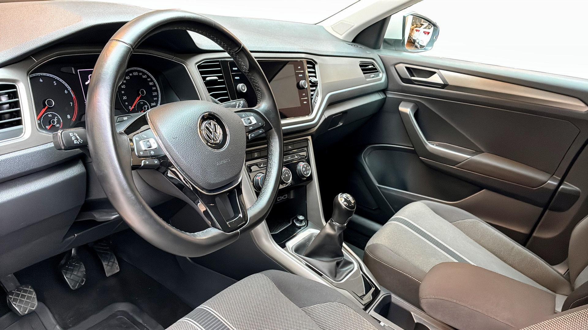 Volkswagen T-Roc YSL40M
