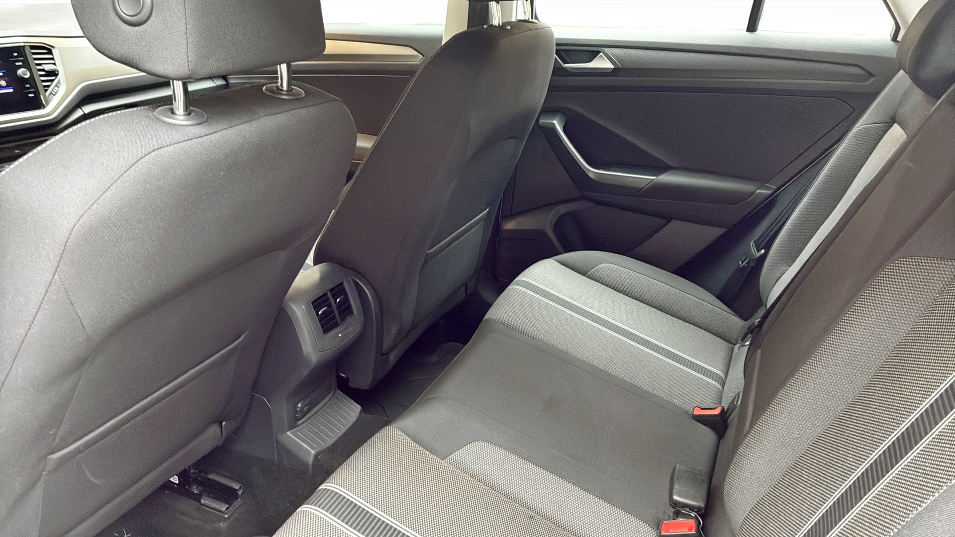 Volkswagen T-Roc YSL40M