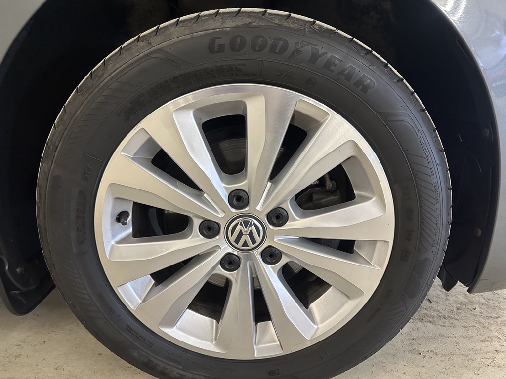 Volkswagen Golf Sportsvan YSU057