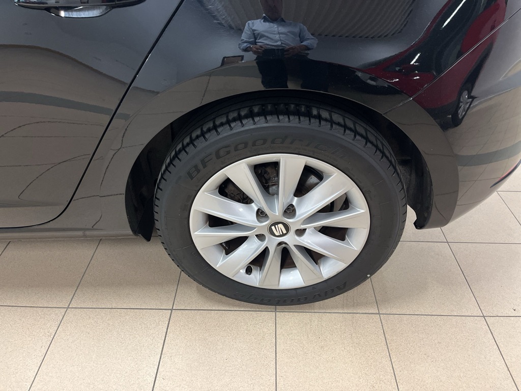 SEAT Leon YSZ929