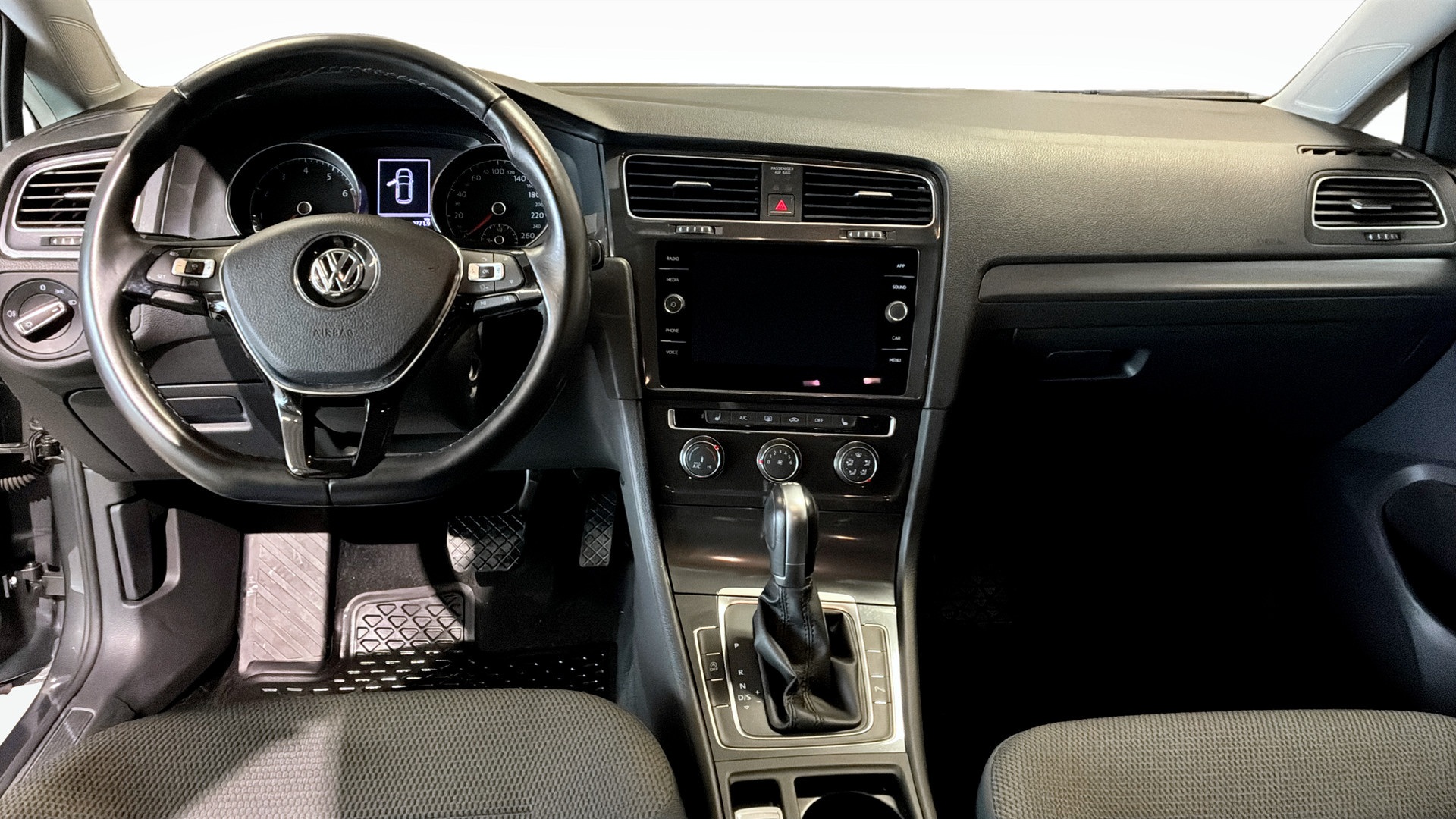 Volkswagen Golf YTA125