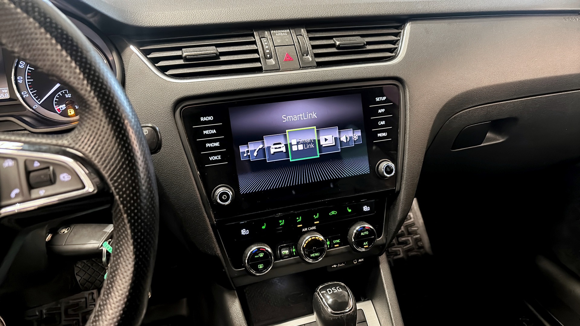 Skoda Octavia Combi YTD303