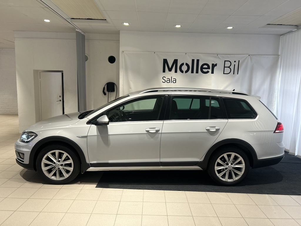Volkswagen Golf YTM121