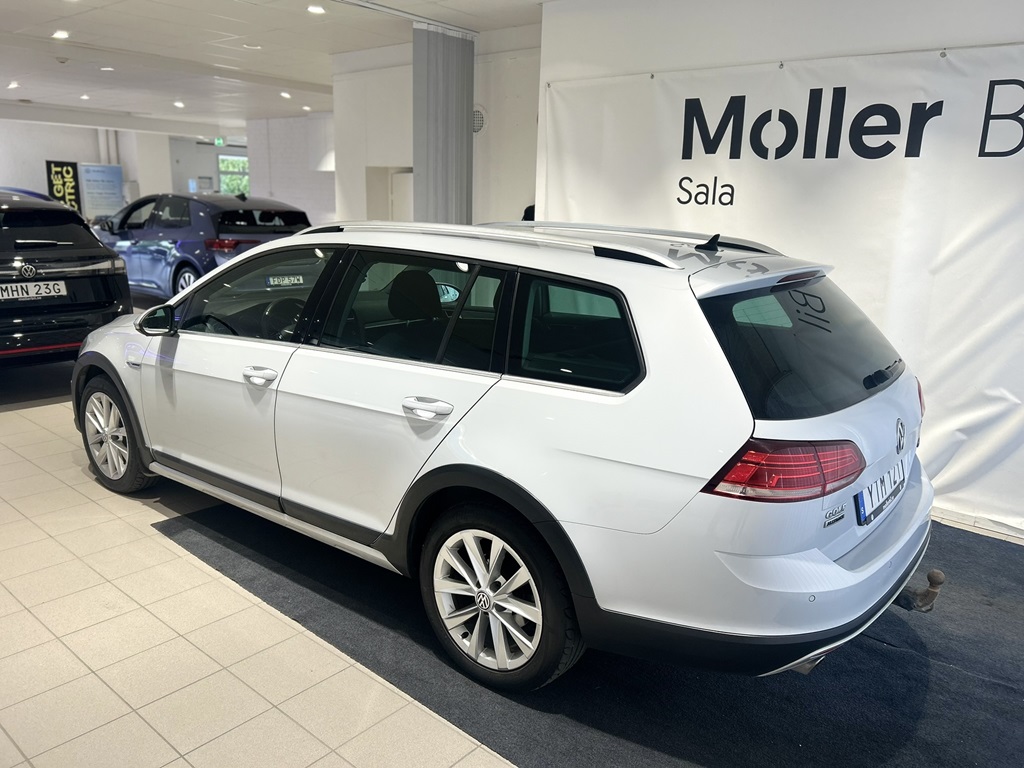 Volkswagen Golf YTM121