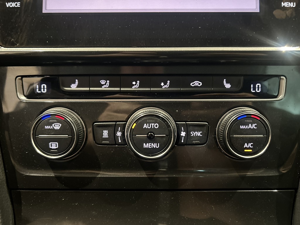 Volkswagen Golf YTM121