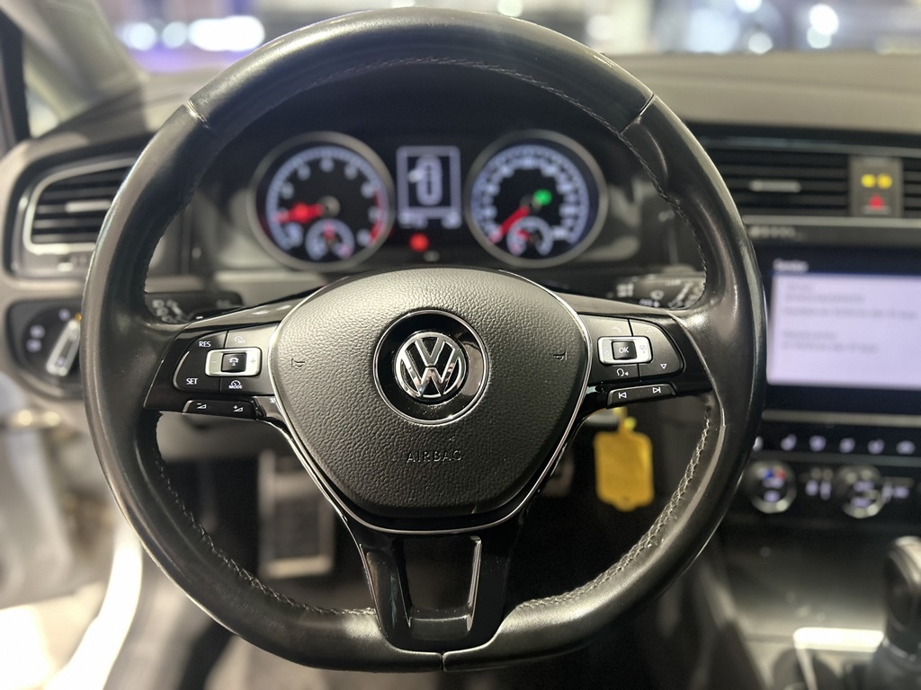 Volkswagen Golf YTM121
