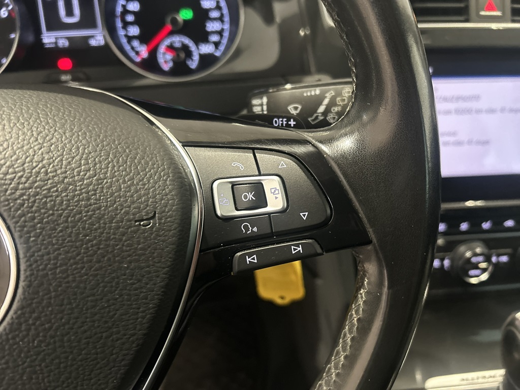 Volkswagen Golf YTM121