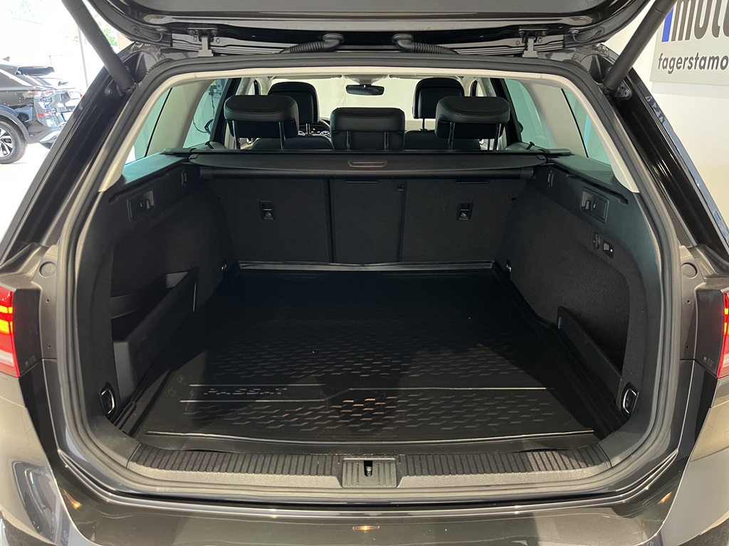 Volkswagen Passat YUT850