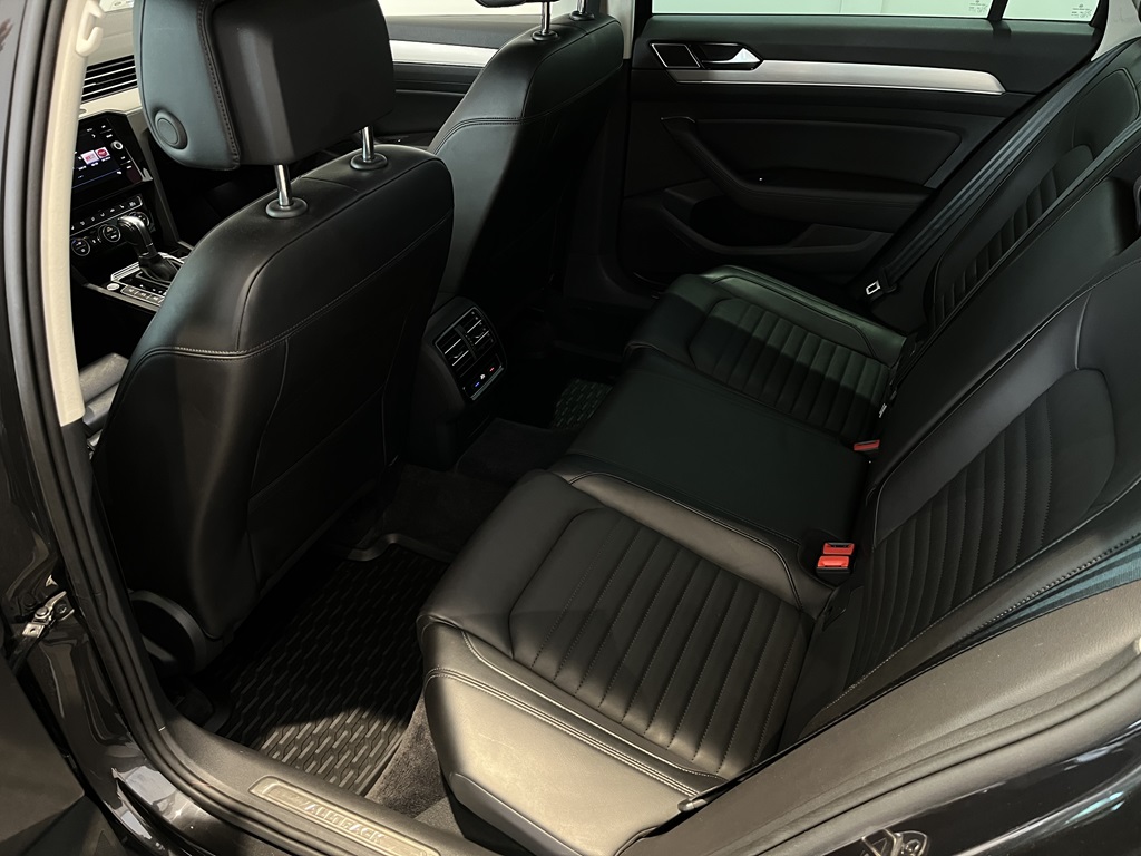 Volkswagen Passat YUT850