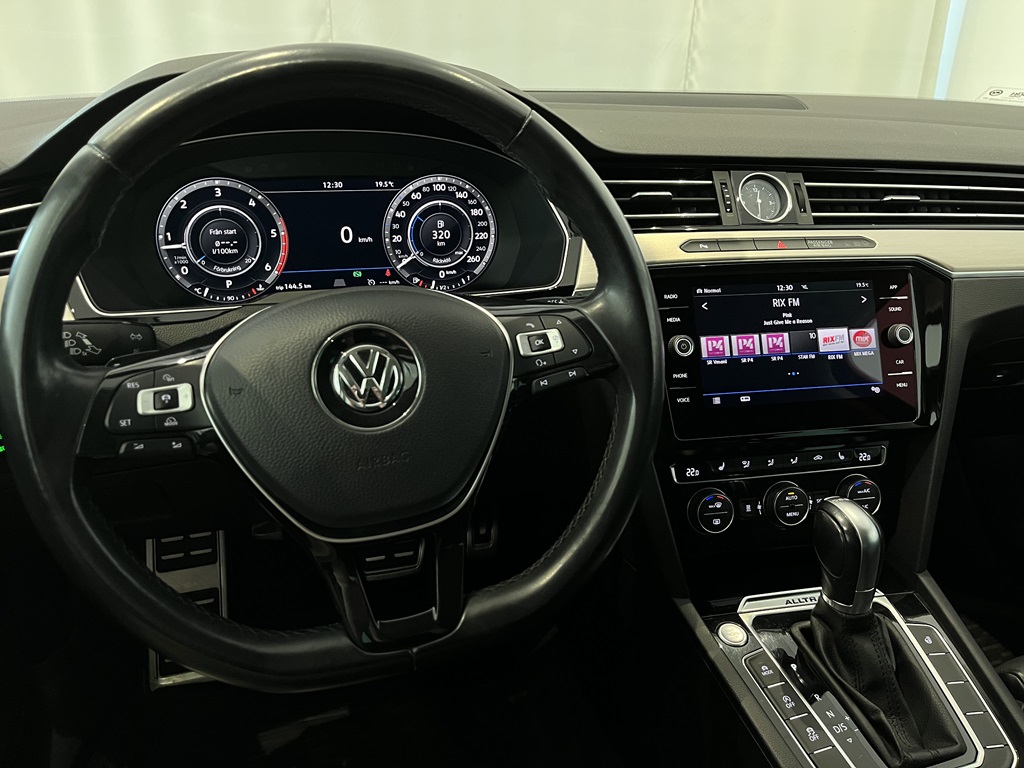 Volkswagen Passat YUT850