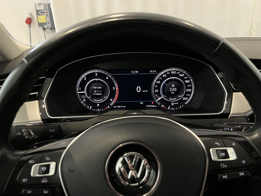 Volkswagen Passat YUT850