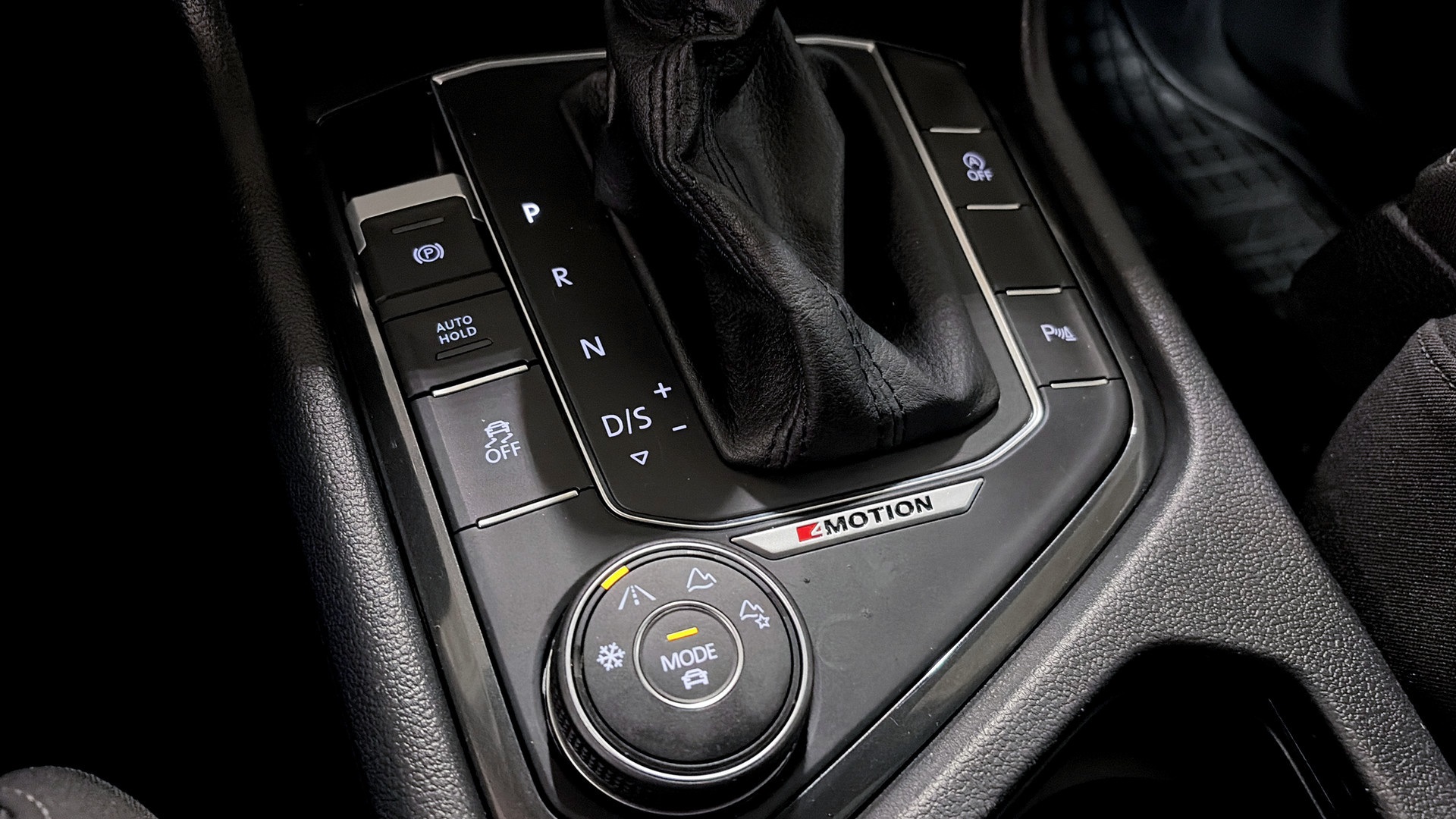 Volkswagen Tiguan YUU032