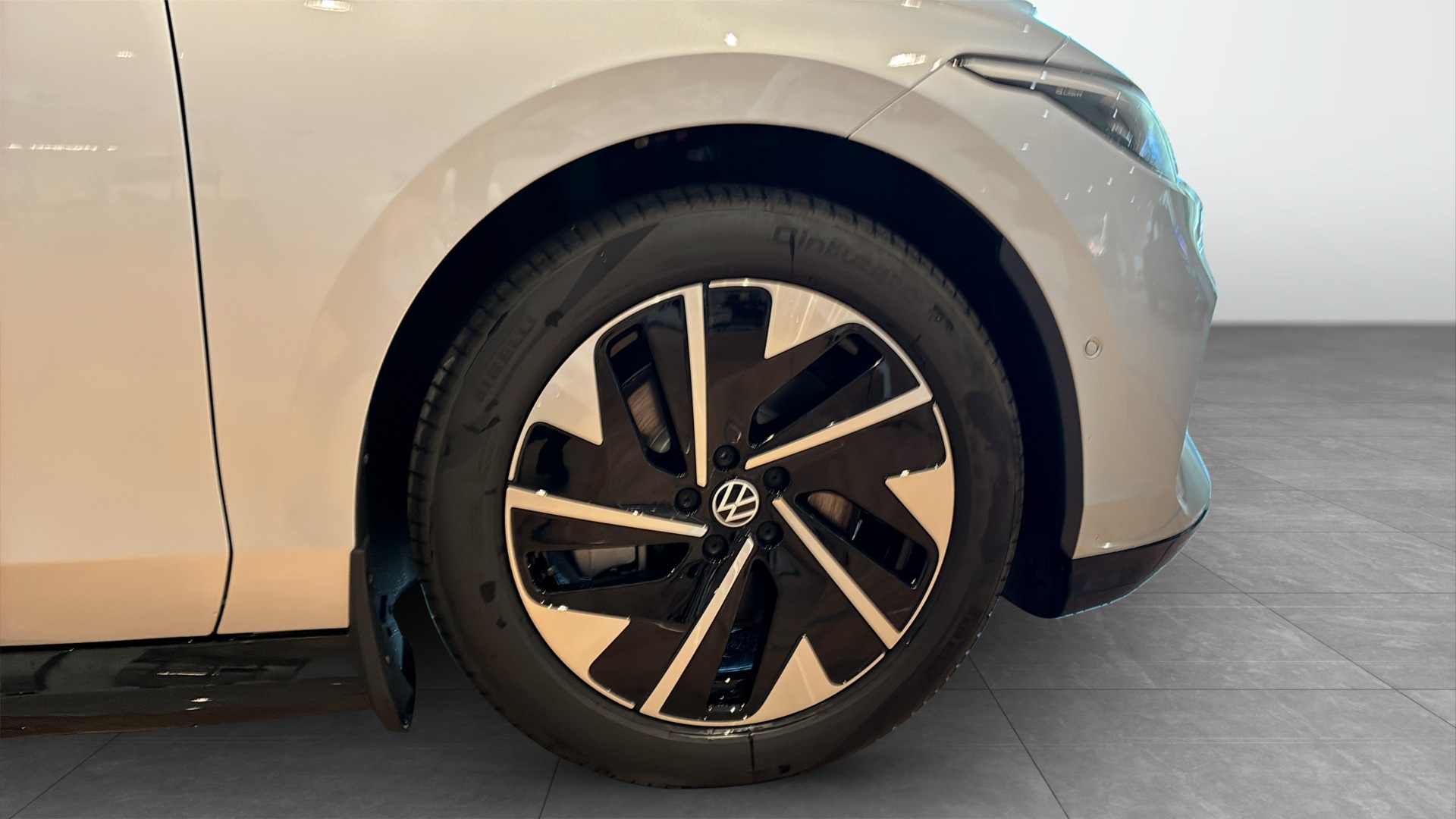 Volkswagen ID.7 YWB16E