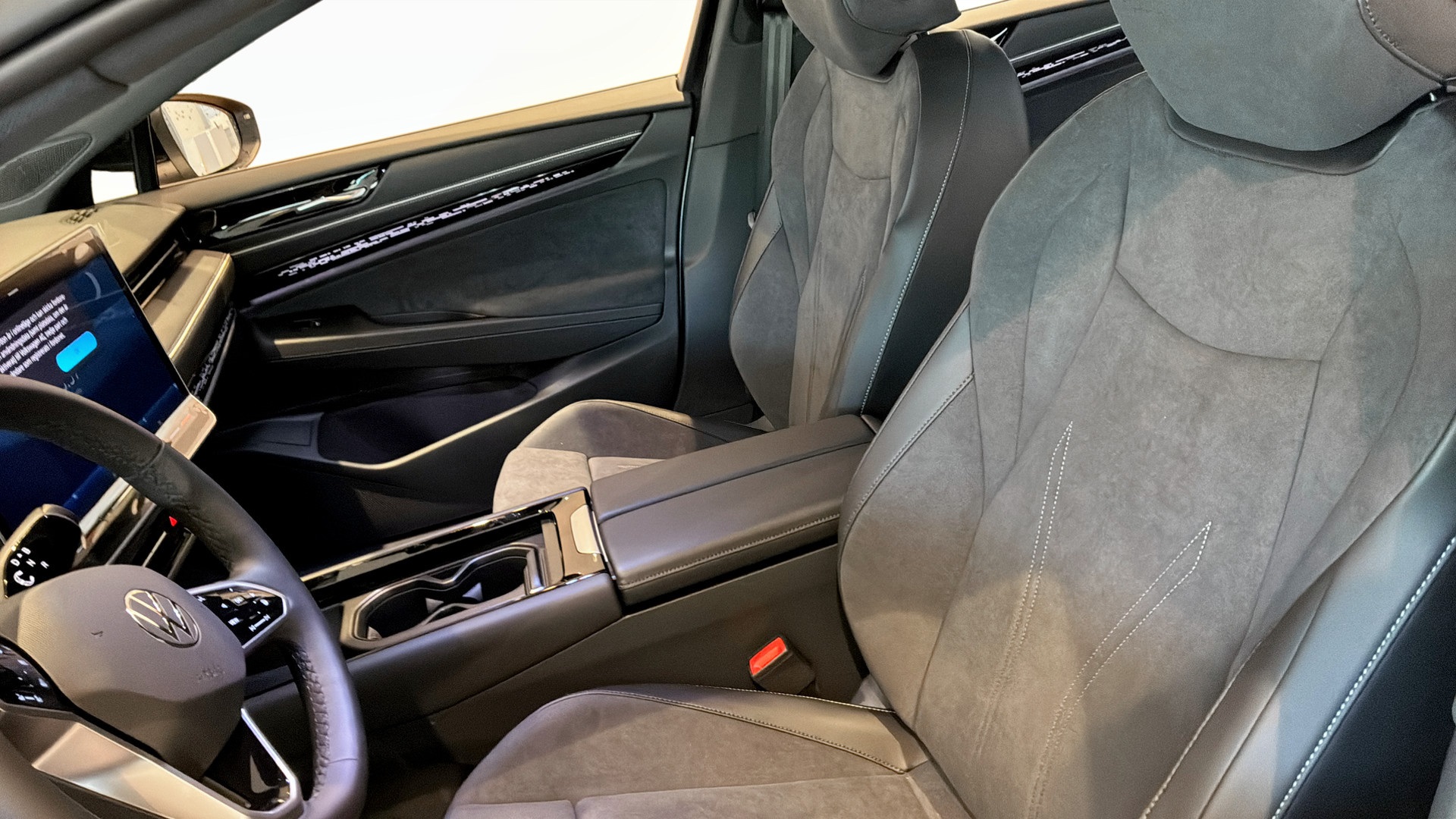 Volkswagen ID.7 YWB16E
