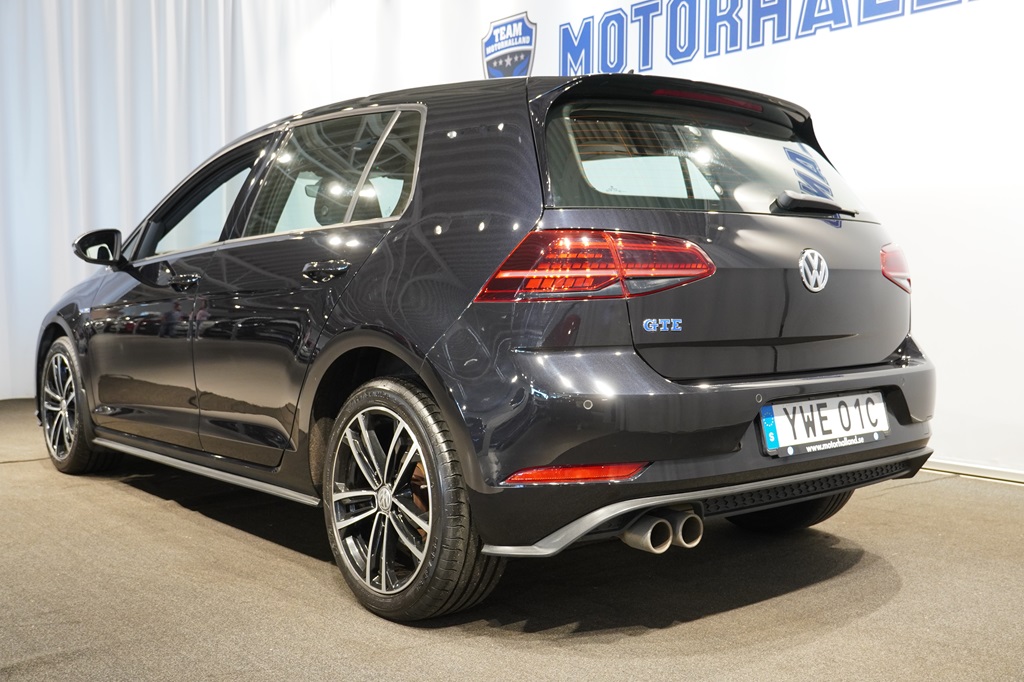 Volkswagen Golf YWE01C