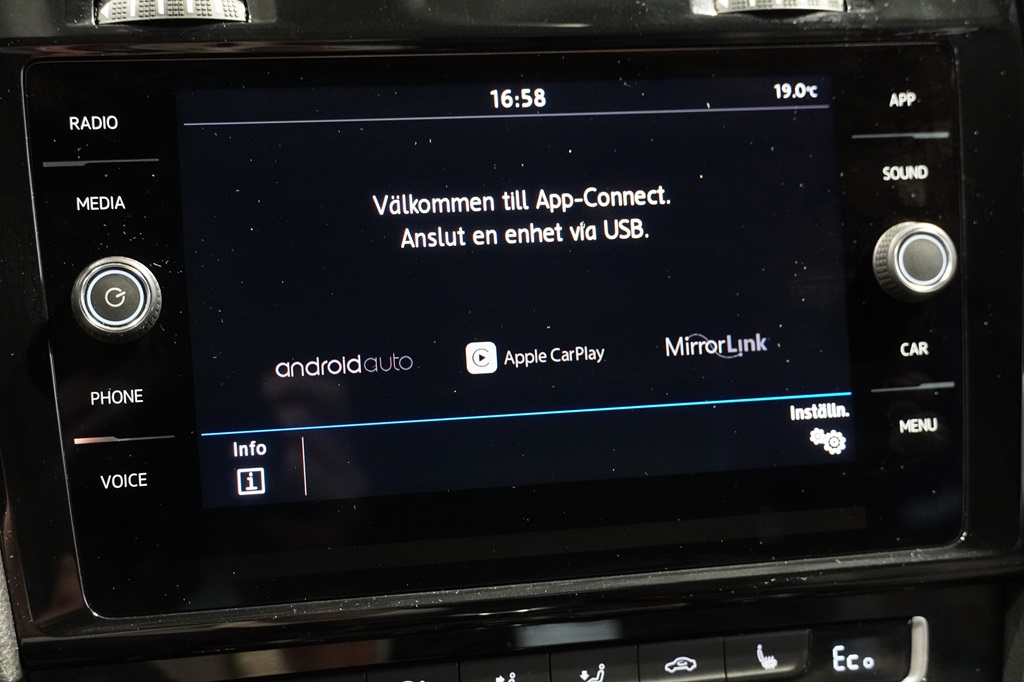 Volkswagen Golf YWE01C