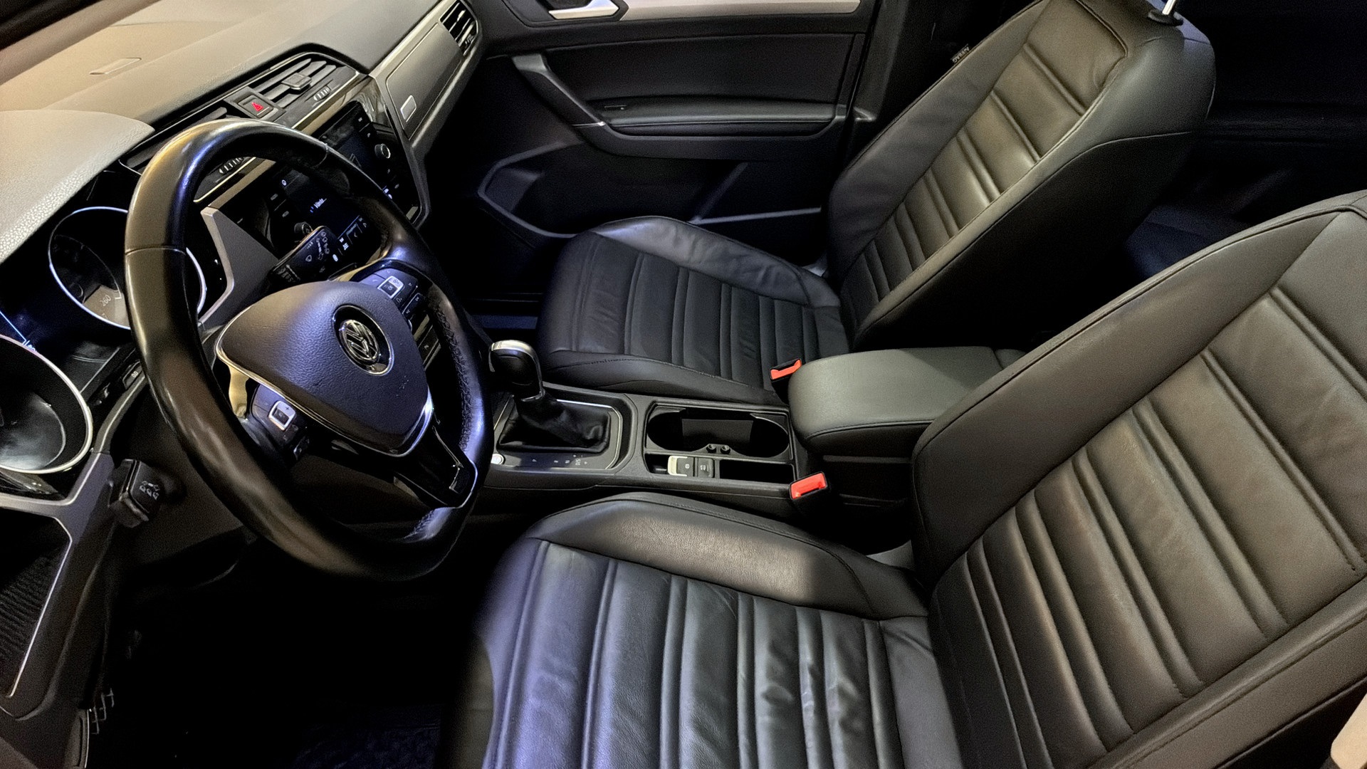 Volkswagen Touran YWE510