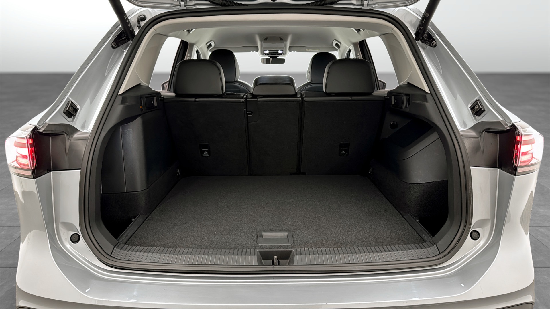 Volkswagen Tiguan YWK42T