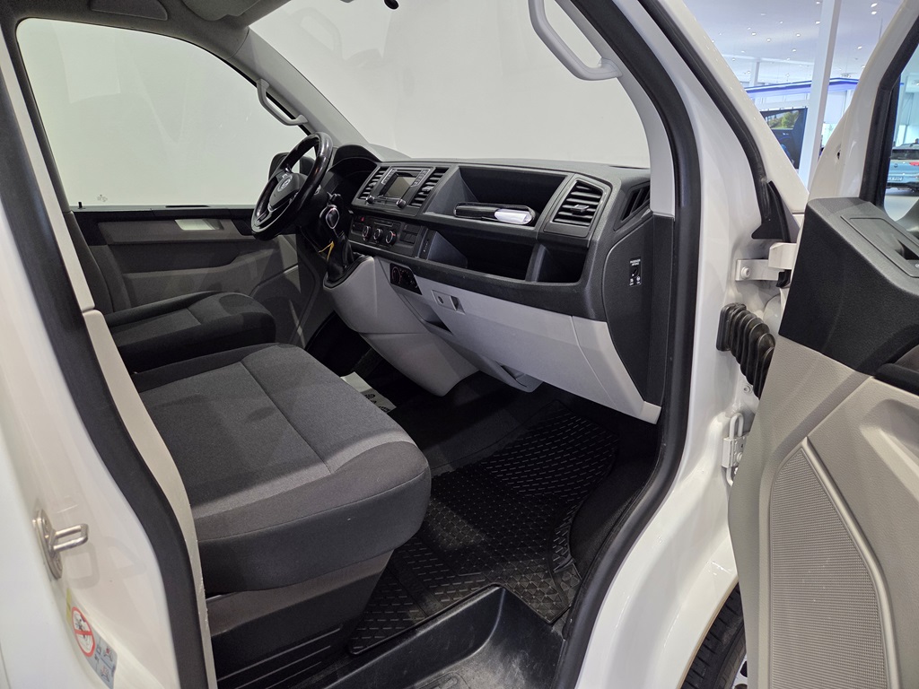 Volkswagen T6 Transporter Skåp lång hjulbas YWL131