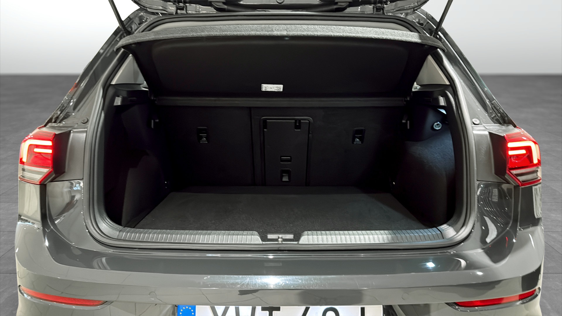 Volkswagen Golf YWT40J