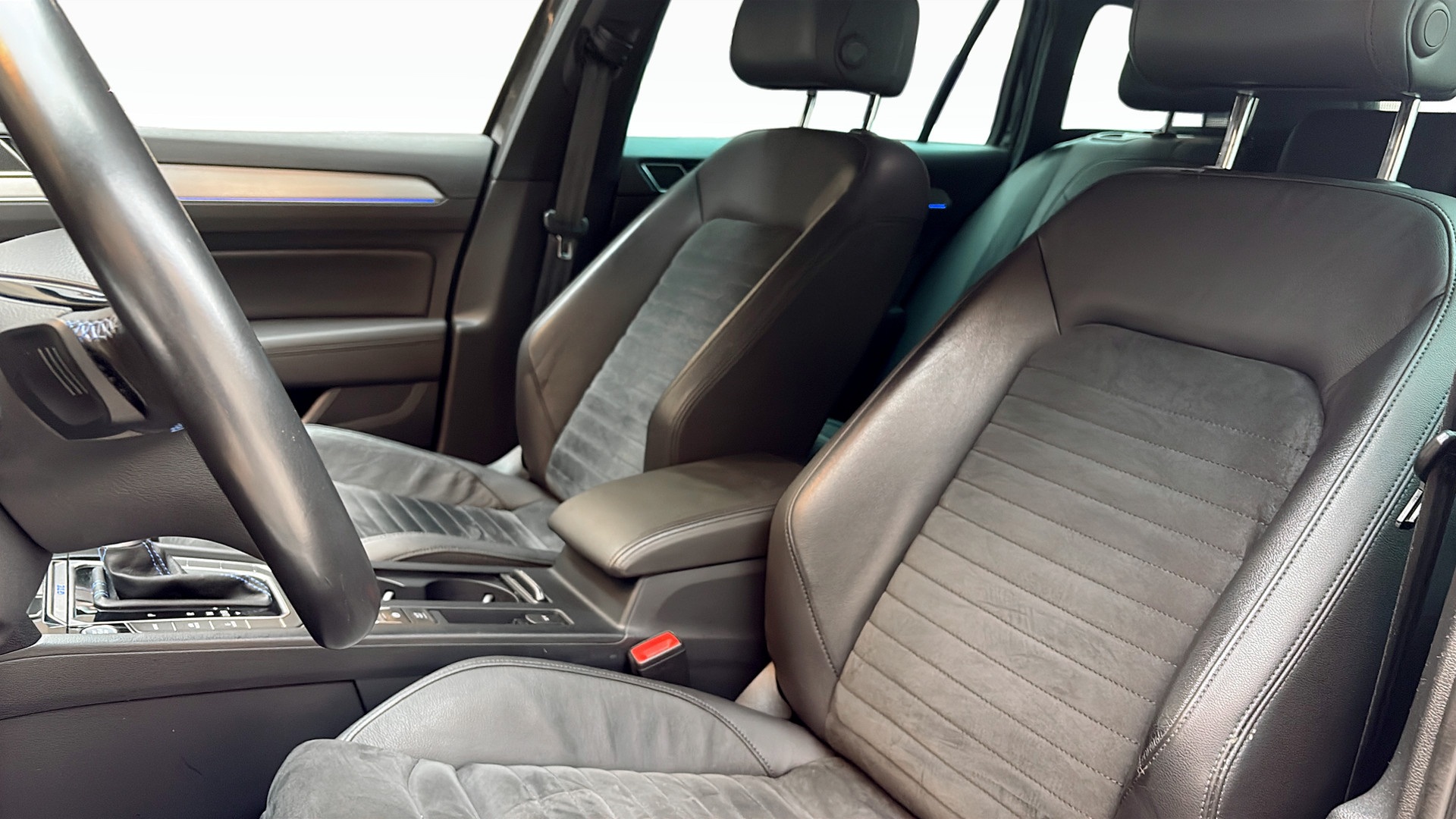 Volkswagen Passat Sportscombi YWW364
